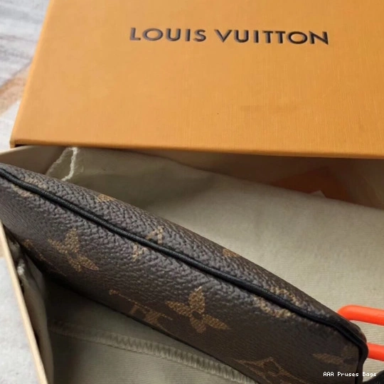 AAA Pruses Bags LOUIS POUCH KEY VUITTON 0821